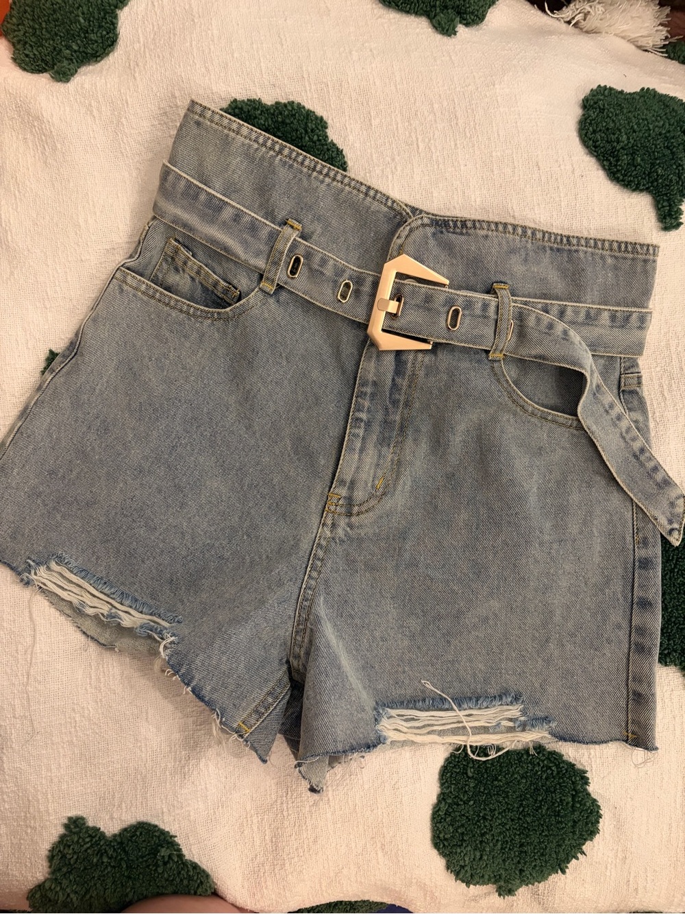 Cloud Ten High-Waist Light Blue Denim Shorts with Belt